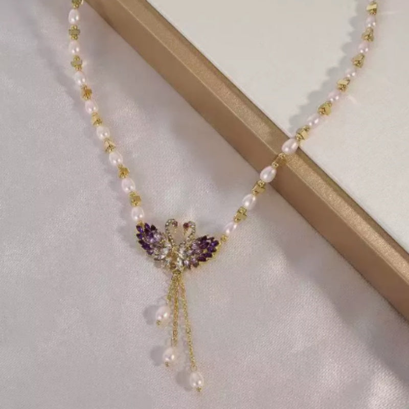 Wenisa - Swan Pendant Necklace